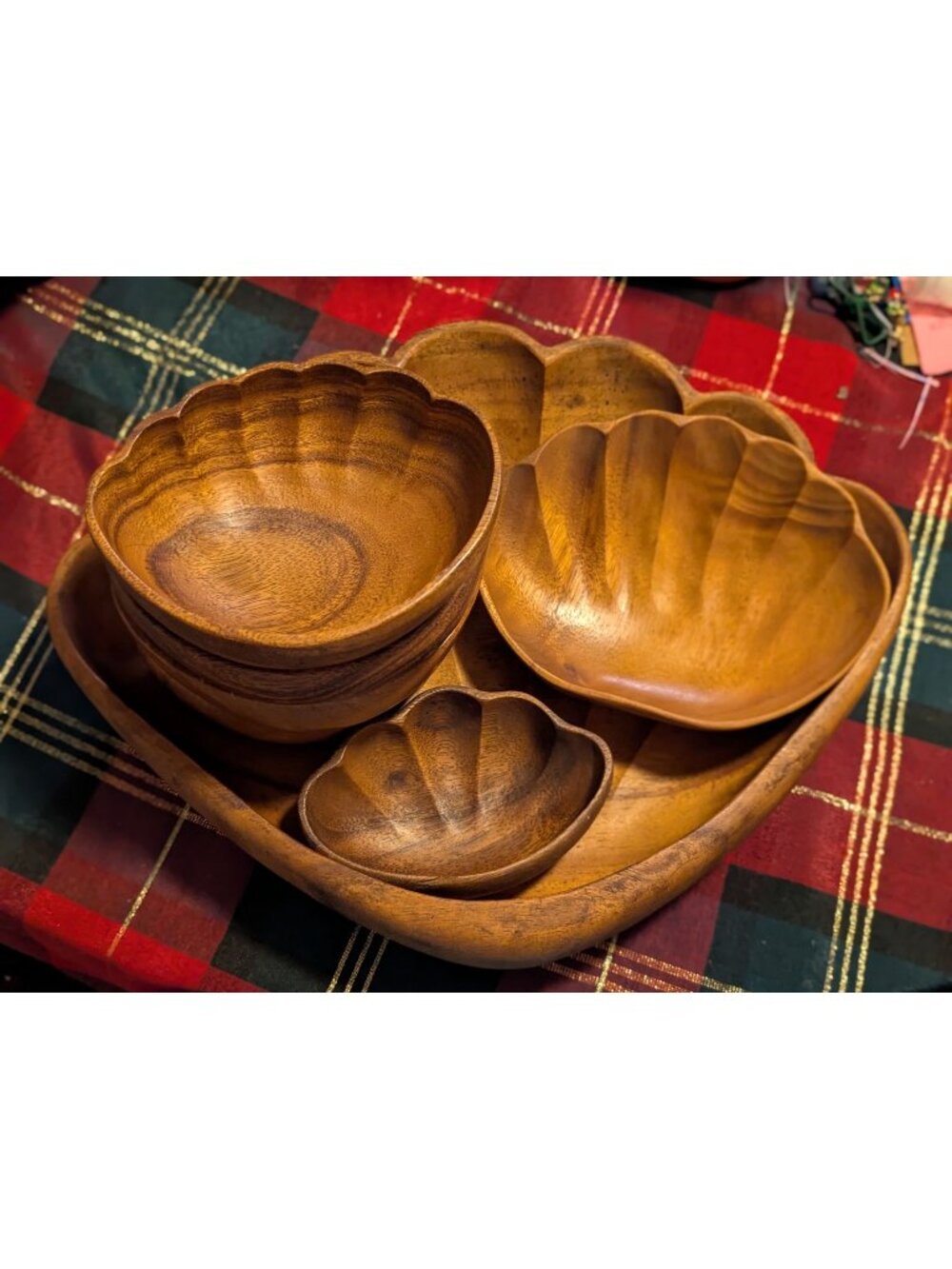 Set of 7 Handcrafted Wooden Tiki Serving Bowls Acacia Wood Scalloped Nesting Bow
